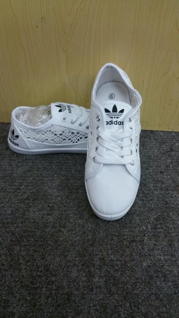ladies adidas pumps with lace sides