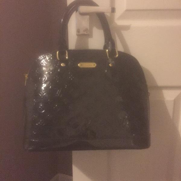 Louis vuitton hand bag