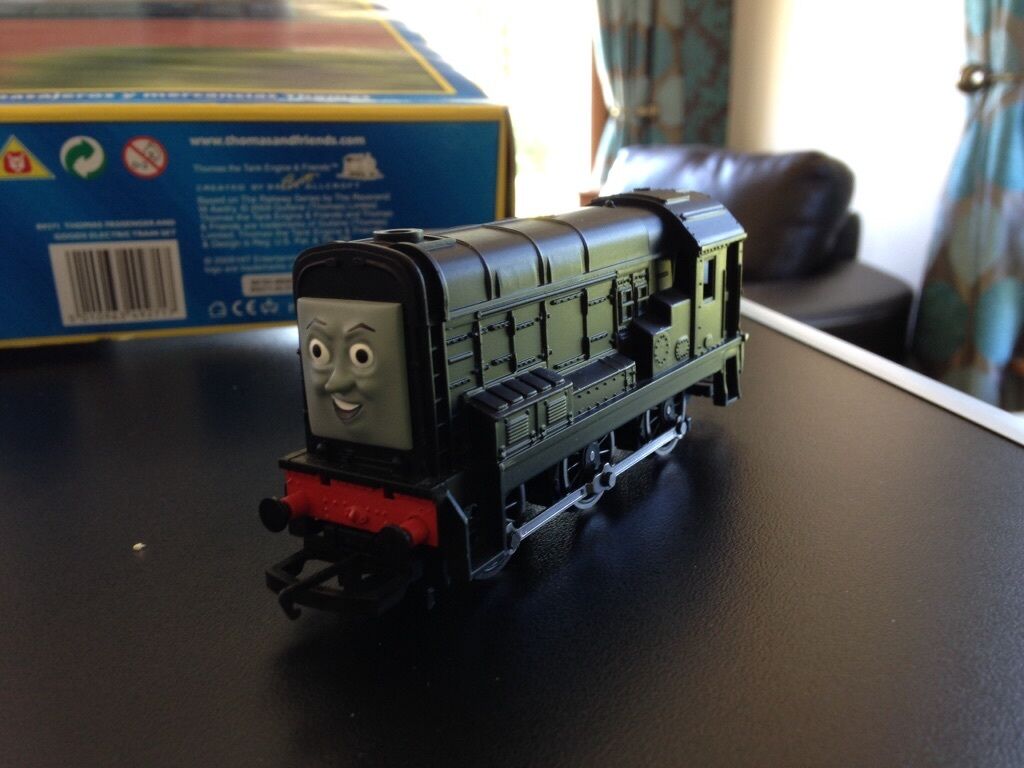 Hornby OO gauge Thomas and Friends model train sets