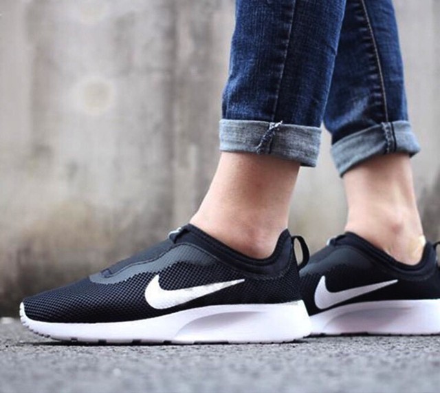 nike women's tanjun running shoe nike women's tanjun running shoe