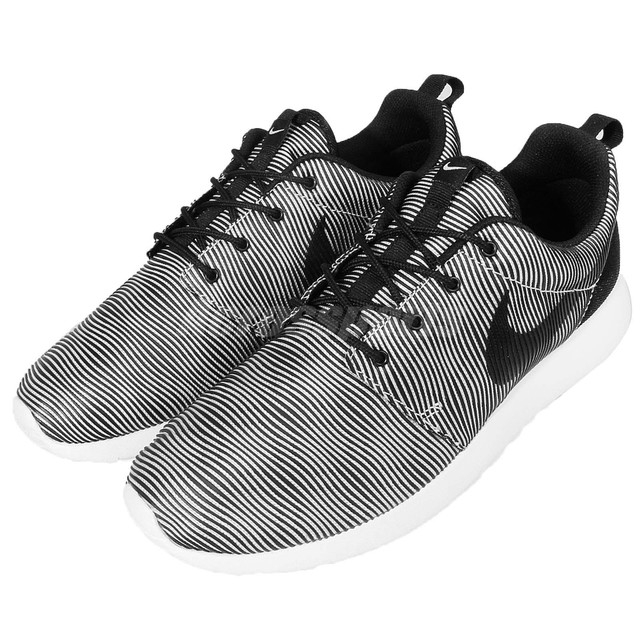 Nike Roshe Run 2 UOMO USATI TAGLIA 9 Blu Scuro 2017 Nike Roshe Run 2 UOMO USATI TAGLIA 9 Blu Scuro 2017