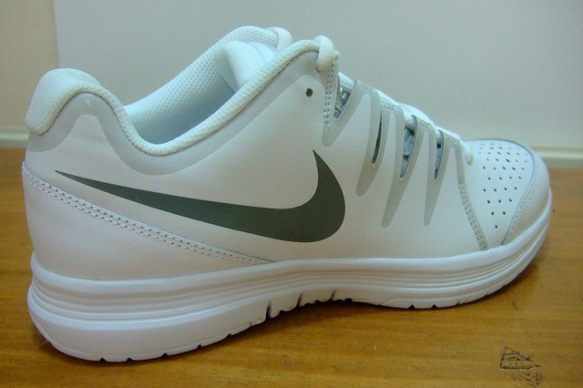 Nike Vapor Court Tennis Sportive Casual Sneaker UK 7.5 11 631703 107 Nike Vapor Court Tennis Sportive Casual Sneaker UK 7.5 11 631703 107