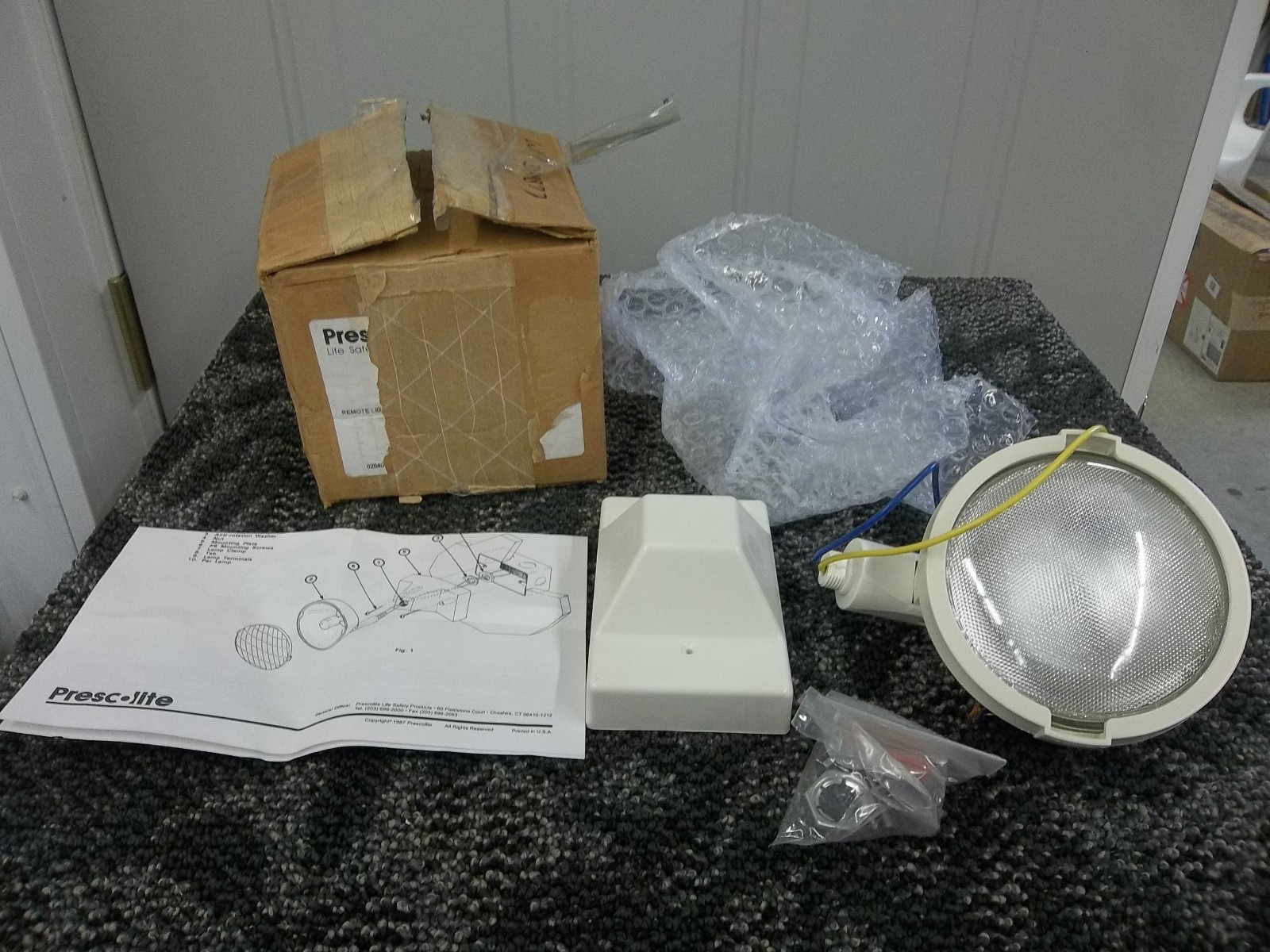 Prescolite Emergency Light Elh Exit Safety Backup Lamp E8532 Picture 1 Of 4