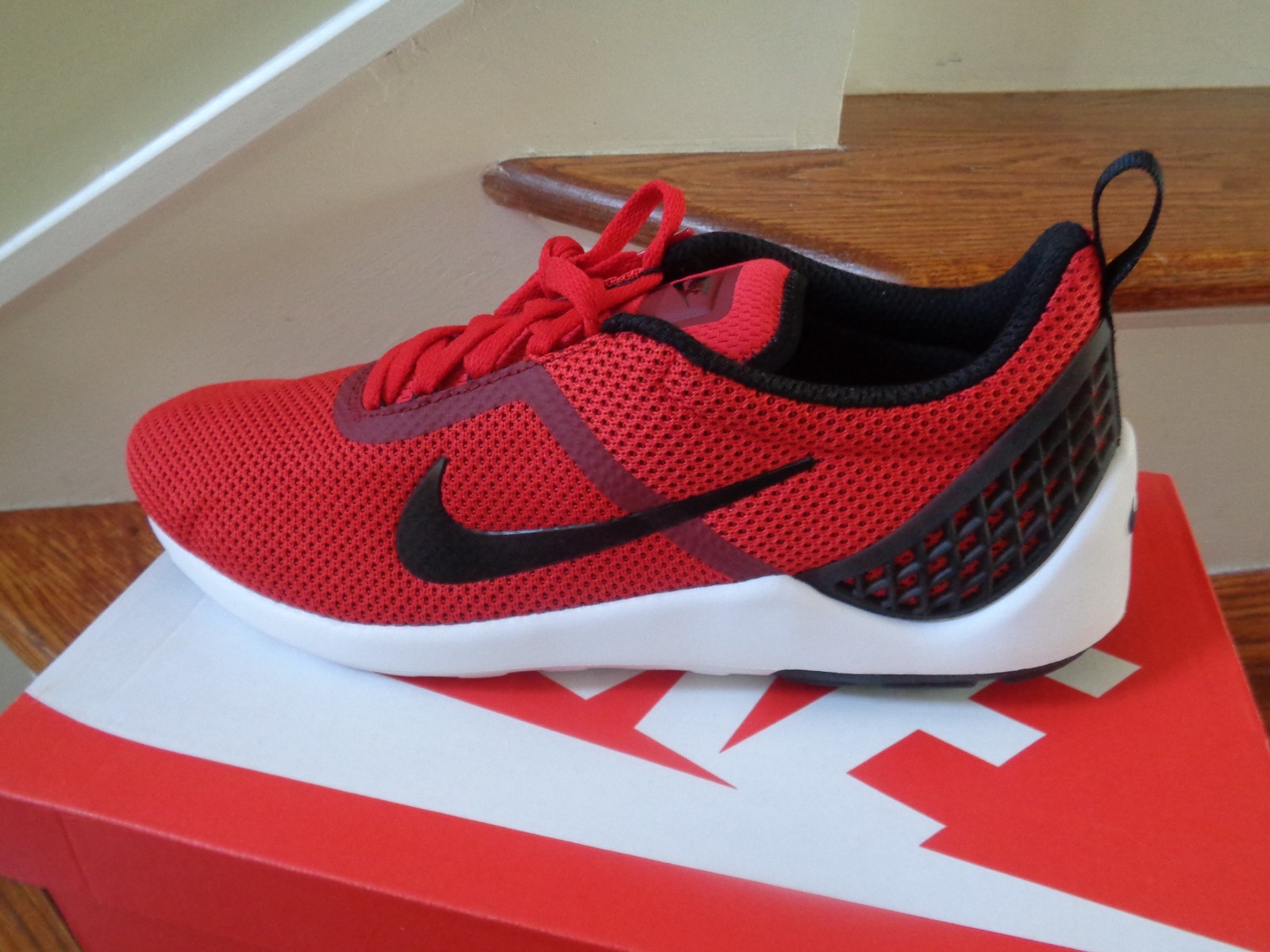 Nike Lunarestoa 2 Essential Mens Running Trainers 811372 SNEAKERS ... Picture 1 of 8 ...