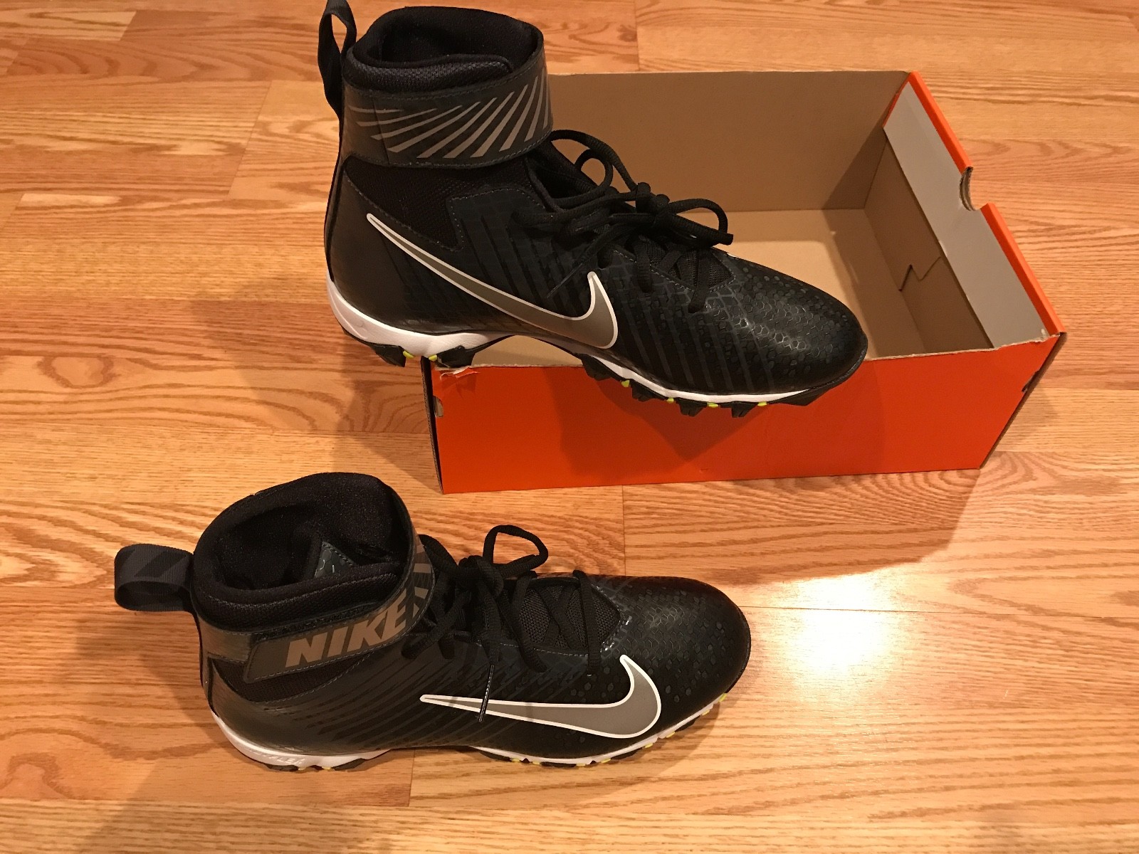 Nike Air Strike Shark 1 football cleats black silver white volt 10 Seahawks RW 3 Nike Air Strike Shark 1 football cleats black silver white volt 10 Seahawks RW 3
