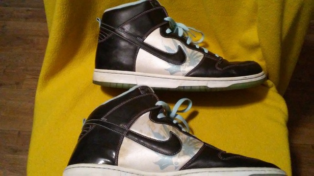 Nike SB Dunk High Tops RARE COLOR size 8 blue tan black excellent condition Nike SB Dunk High Tops RARE COLOR size 8 blue tan black excellent condition