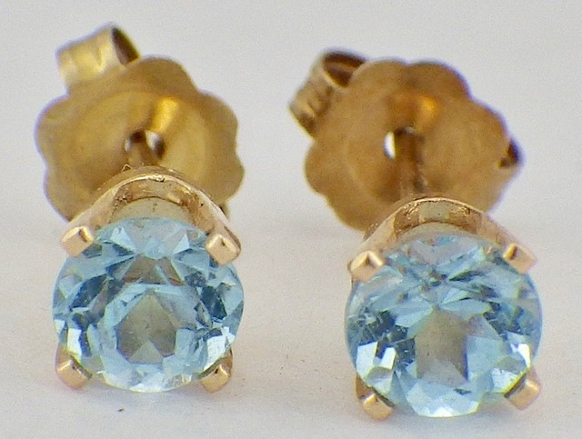 14k 4mm Round Blue Topaz Stud Earrings In Yellow Gold Ebay Estate 14k Yellow Gold 4mm Round Faceted Blue Topaz Stud Earrings