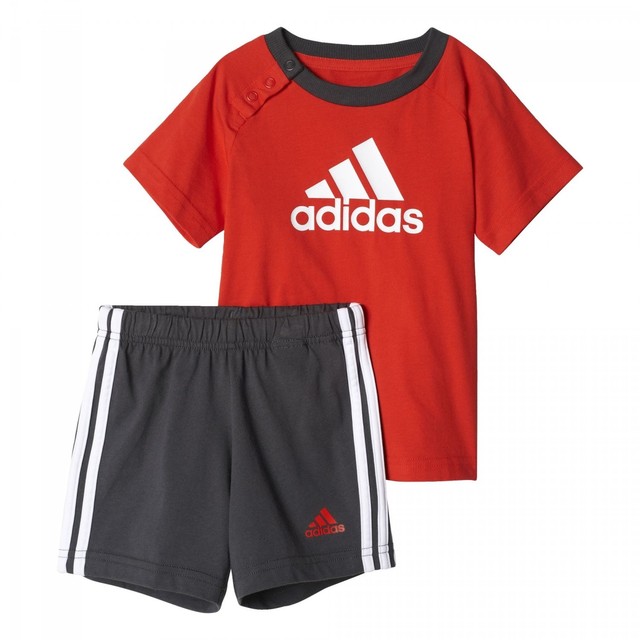 adidas pantaloncini e t-shirt adidas pantaloncini e t-shirt