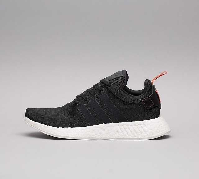 Da Uomo Adidas NMD R2 nero/bianco Scarpe Da Ginnastica Rrp 109.99 Da Uomo Adidas NMD R2 nero/bianco Scarpe Da Ginnastica Rrp 109.99
