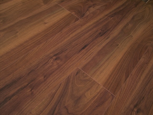 Pallet Deal American Walnut 4v Groove Laminate Flooring Ac4 21sqm Pallet Deal American Walnut 4v Groove Laminate Flooring Ac4 21sqm Swiss Made