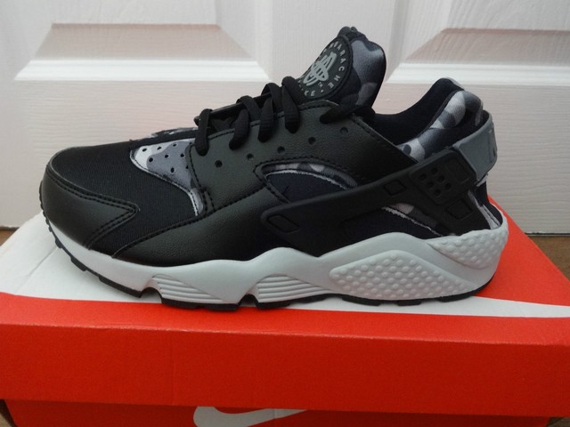 Nike Air Huarache Run Print Scarpe da ginnastica 725076 003 UK 5 EU 38.5 US 7.5 nuovo scatola. Nike Air Huarache Run Print Scarpe da ginnastica 725076 003 UK 5 EU 38.5 US 7.5 nuovo scatola.