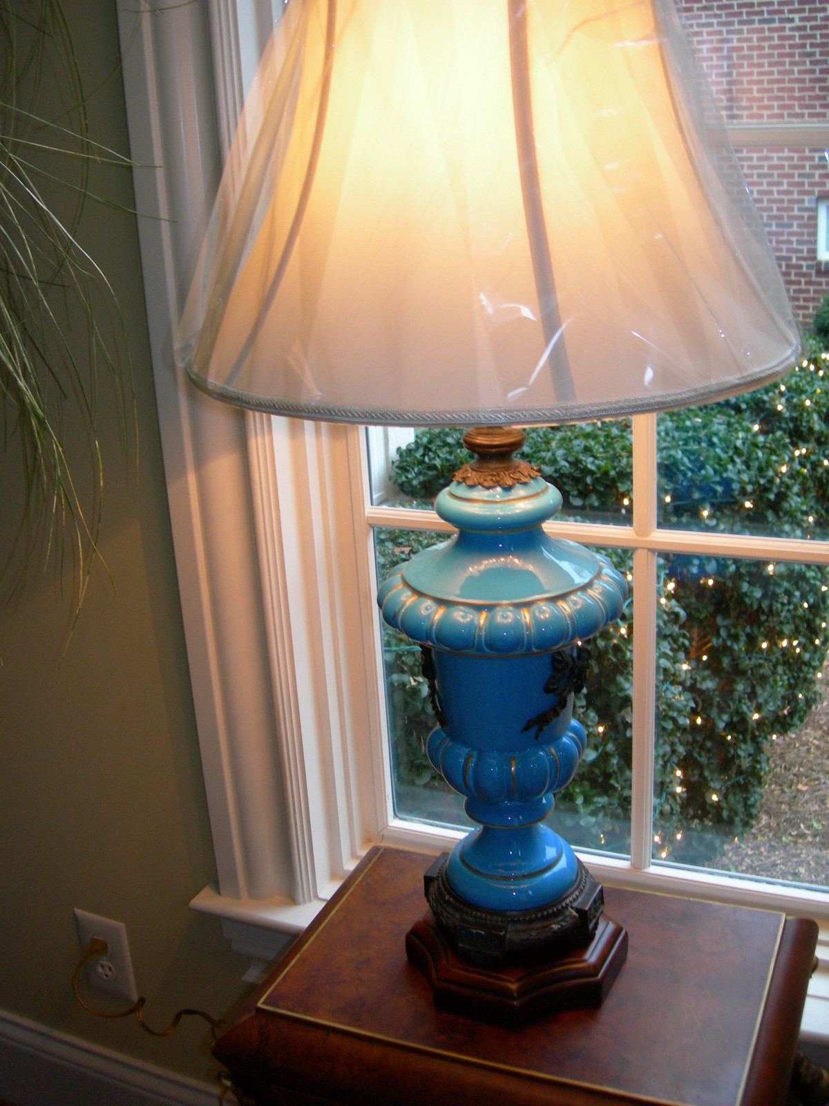Theodore Alexander Cornflower Blue Porcelain Black Bows Burl Table Picture 1 Of 11