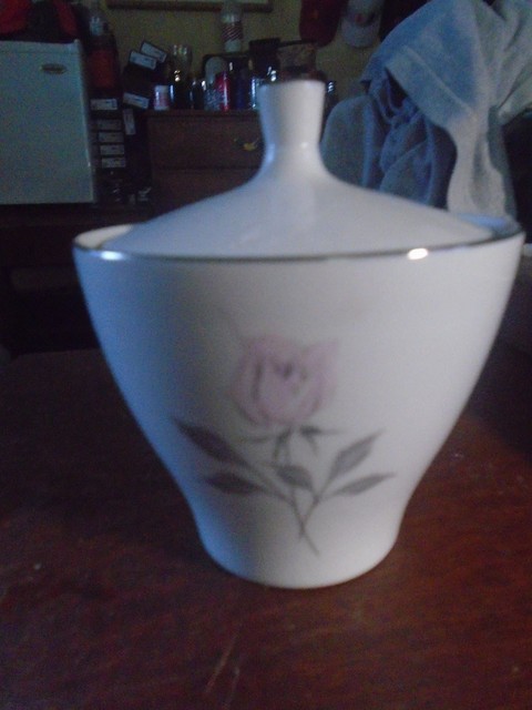 Mikasa Fine China Madeleine Creamer and Sugar #5673 White With Pink ... Mikasa Fine China Madeleine Creamer and Sugar #5673 White With Pink ...