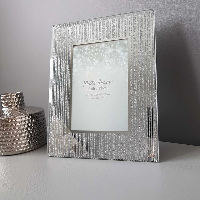 Modern Glass Silver Glitter Mirror Photo Frame 4 X 6 Standing Modern Glass Silver Glitter Mirror Photo Frame 4 X 6 Free Standing