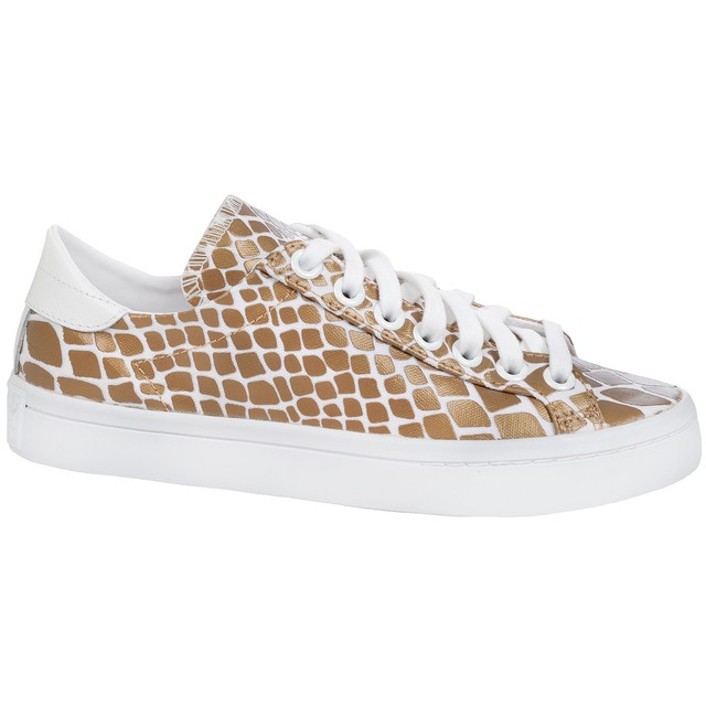 adidas originals court vantage trainers in white adidas originals court vantage trainers in white