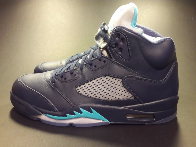 Pre -Owned Nike Air Jordan's Men's Size 10 -535807-401 Pre -Owned Nike Air Jordan's Men's Size 10 -535807-401