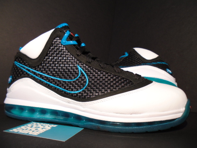 Nike Air Max Lebron VII NFW 2009 Red Carpet White/Glass Blue Size 10 (New!) Nike Air Max Lebron VII NFW 2009 Red Carpet White/Glass Blue Size 10 (New!)