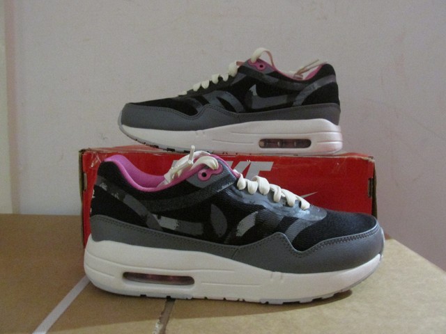 Nike Da Donna Air Max 1 Cmft Prm Tape Scarpe da ginnastica 599895 006 Scarpe da ginnastica SVENDITA Nike Da Donna Air Max 1 Cmft Prm Tape Scarpe da ginnastica 599895 006 Scarpe da ginnastica SVENDITA