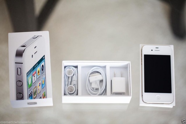 NEW Apple iPhone 4 - 8GB - White (Sprint UNLOCKED) A1349 (CDMA)