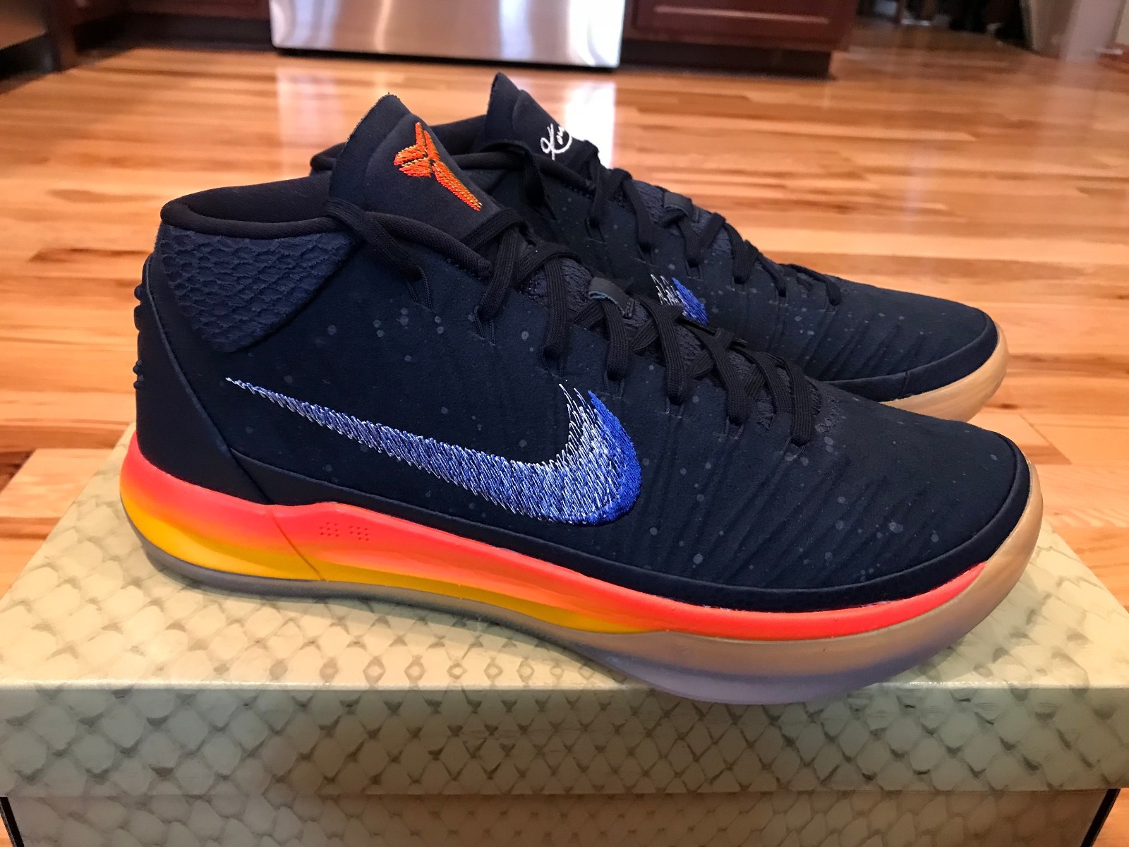 Nike Kobe AD Sunrise Obsidian White Mega Blue Size 9.5 Brand New 922482-401 Nike Kobe AD Sunrise Obsidian White Mega Blue Size 9.5 Brand New 922482-401
