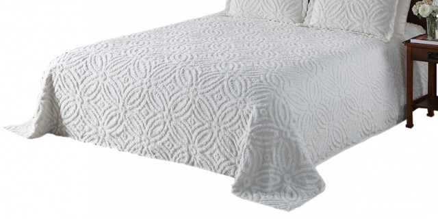 Beatrice Home Fashions Wedding Ring Chenille Bedspread King Standard Beatrice Home Fashions Wedding Ring Chenille Bedspread King Standard Sham Whi