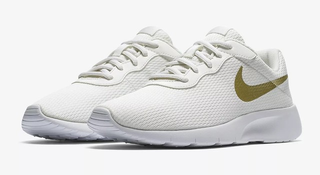 Nike Tanjun scarpa ginnica bianca 818381 100 Nike Tanjun scarpa ginnica bianca 818381 100