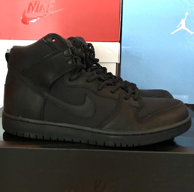 NEW NIKE SB ZOOM DUNK High PRO BOTA Triple Black Anthracite 923110-001 size 8 NEW NIKE SB ZOOM DUNK High PRO BOTA Triple Black Anthracite 923110-001 size 8