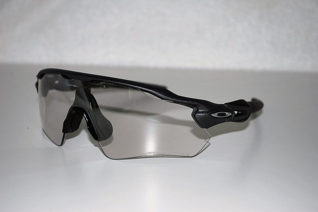 oakley photochromic radar ev oakley photochromic radar ev