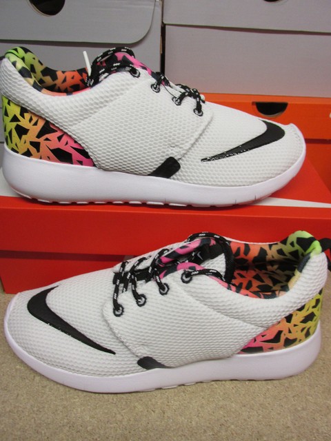 Nike Roshe One Fb Gs Scarpe da corsa 810513 100 sneakers Nike Roshe One Fb Gs Scarpe da corsa 810513 100 sneakers