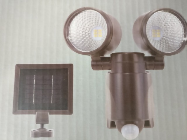 Eco Star Led Solar Motion Double Head Security Flood Light 6500k Eco Star Led Solar Motion Double Head Security Flood Light 6500k 560lu Bronze