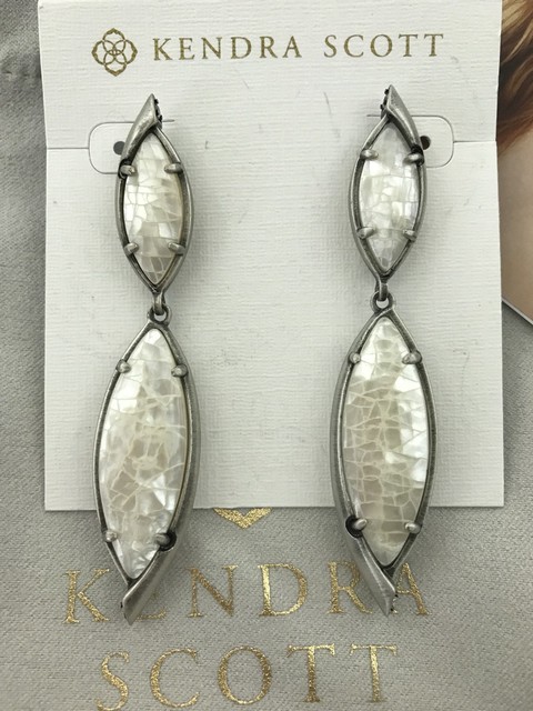 Kendra Scott Maisey Ivory Mother Of Pearl Le Antique Silver Nwt Kendra Scott Maisey Earrings Antq Silver And Le Ivory Mop Bag 95