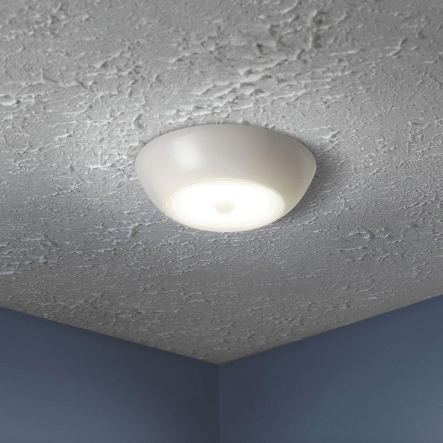 Mr Beams Mb990 Ultrabright Wireless Battery Powered Motion Sensing Mr Beams Mb990 Wireless B O Ultrabright Motion Sensor Led Ceiling Light White