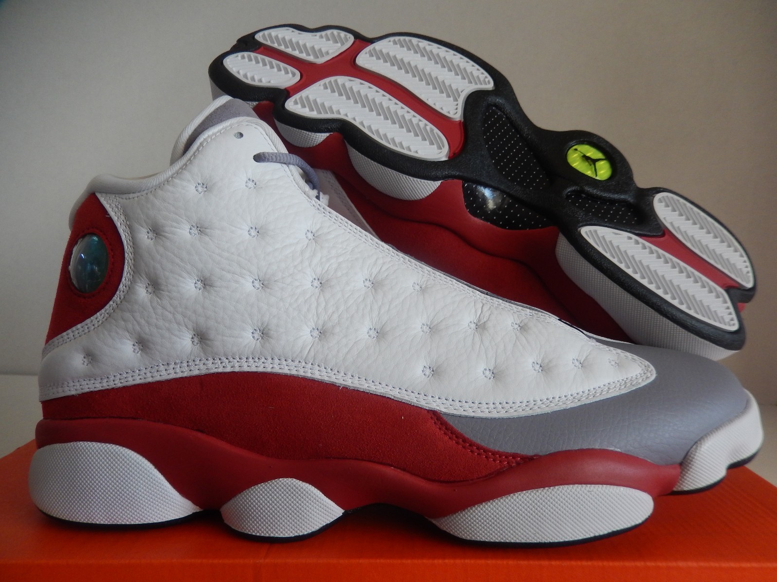 NEW NIKE AIR JORDAN RETRO 13 XIII GREY TOE WHITE VARSITY RED SZ 9.5 414571 126 NEW NIKE AIR JORDAN RETRO 13 XIII GREY TOE WHITE VARSITY RED SZ 9.5 414571 126