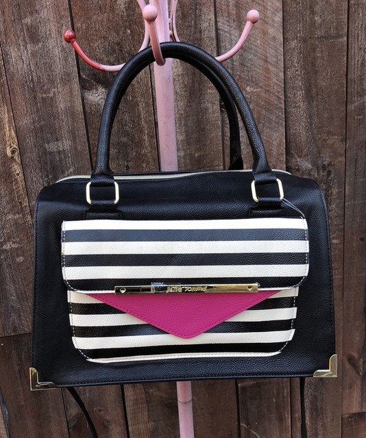 Betsey Johnson Handbag Envelope Pocket Black Stripes Satchel Bm17055 Betsey Johnson Handbag Envelope Pocket Black Pink White Stripes Satchel Bm17055
