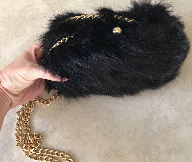 Zara Faux Fur Fluffy Furry Small Gold Chain Shoulder Evening Clutch Zara Faux Fur Fluffy Furry Small Gold Chain Shoulder Evening Clutch Purse Bag