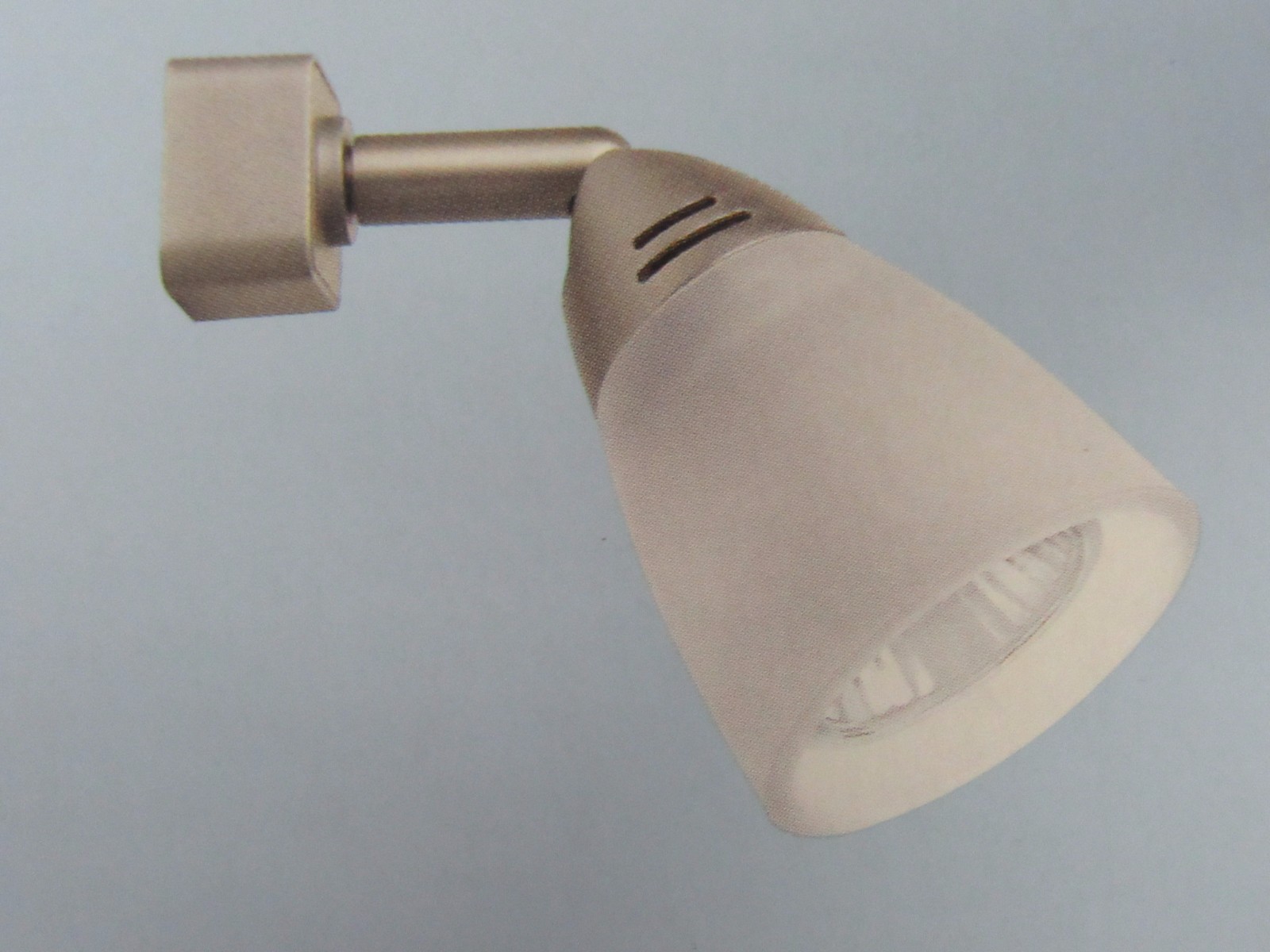 Track Lighting Hampton Bay 448142 Halogen Includes White Amber Picture 1 Of 5