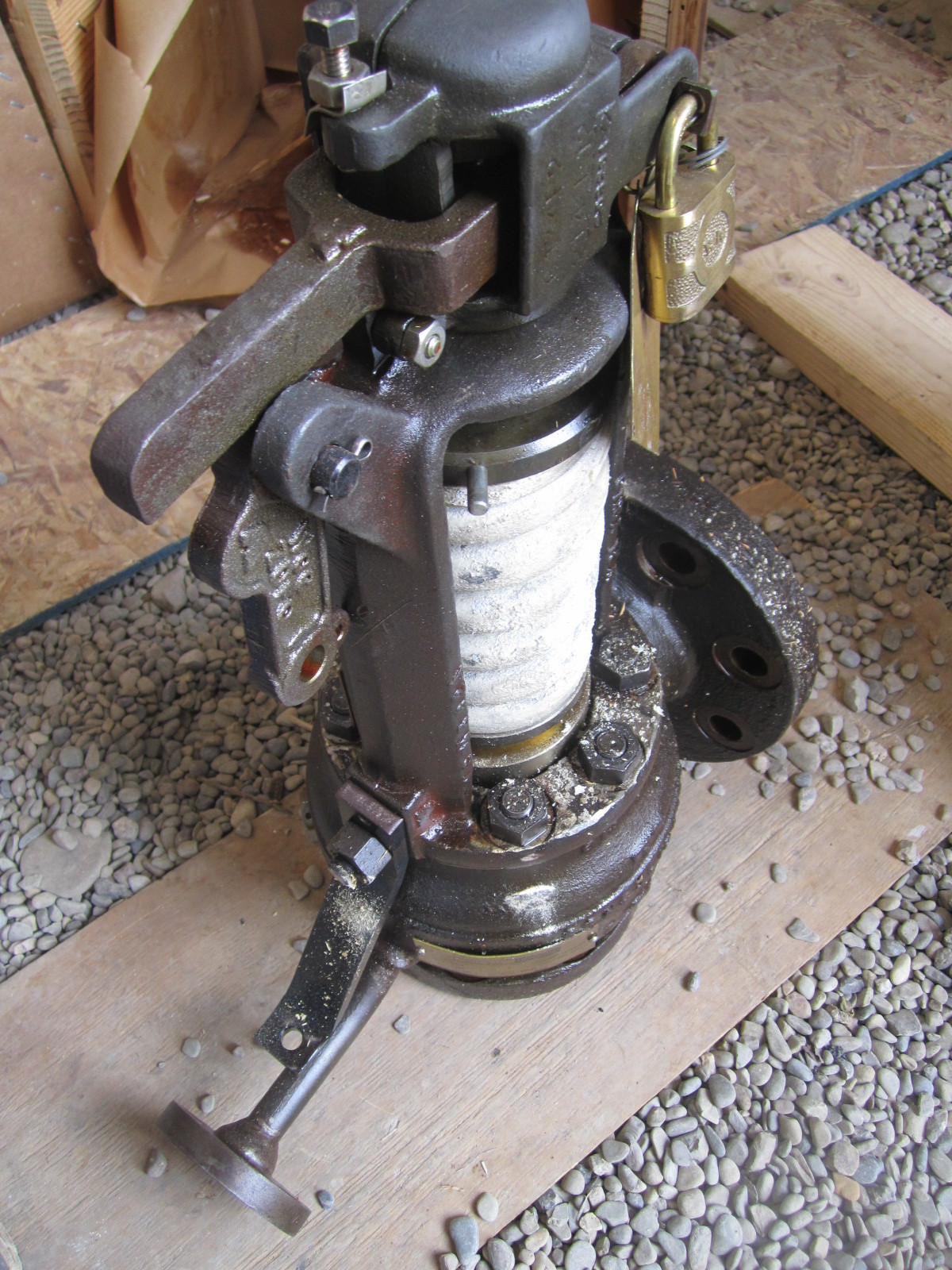 Dresser Consolidated Safety Relief Valve P N 213638 Steam 2 5 Htf Picture 1 Of 12