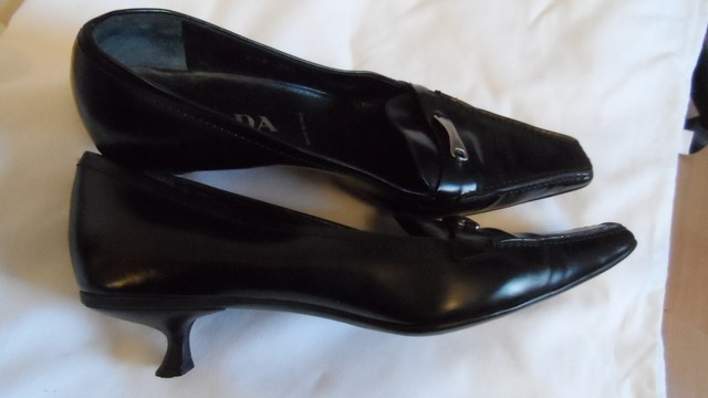 escarpins noir tout cuir AUTHENTIQUE PRADA numro de srie escarpins noir tout cuir AUTHENTIQUE PRADA numro de srie