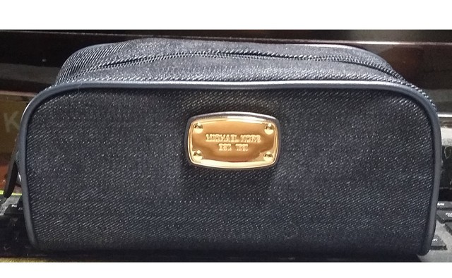 Authentic Michael Kors Khaki Abbey Travel Case Cosmetic Make Up Authentic Michael Kors Khaki Abbey Travel Case Cosmetic Make Up Pouch Bag Ebay