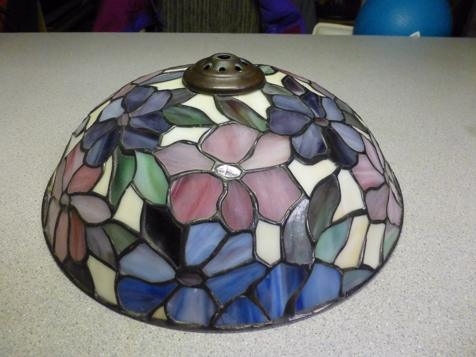 Quoizel Collectible Stained Glass Lamp