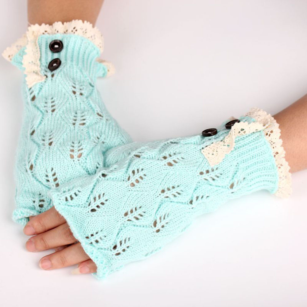 Watch Key AutumnWinter Accessory: Gloves video Watch Key AutumnWinter Accessory: Gloves video