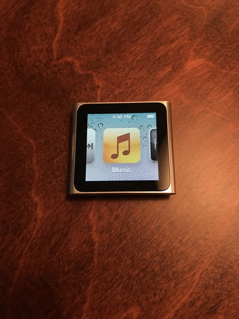 Apple iPod nano 6th Generation Silver (16 GB)