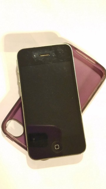 Apple iPhone 4 - 32GB - Black (AT&T) A1332 (GSM)