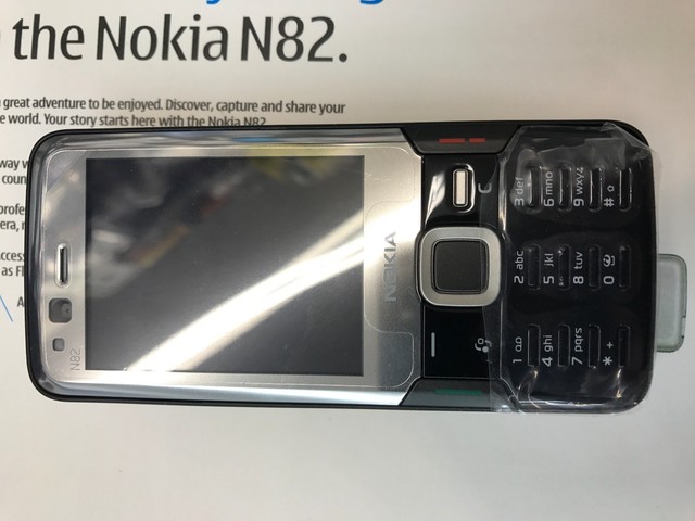 BNIB Nokia N82 - Black (Unlocked) Smartphone Wi-Fi Bluetooth 3G 5MP AS IN PHOTO