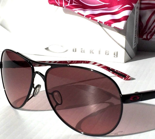 oakley breast cancer oakley breast cancer
