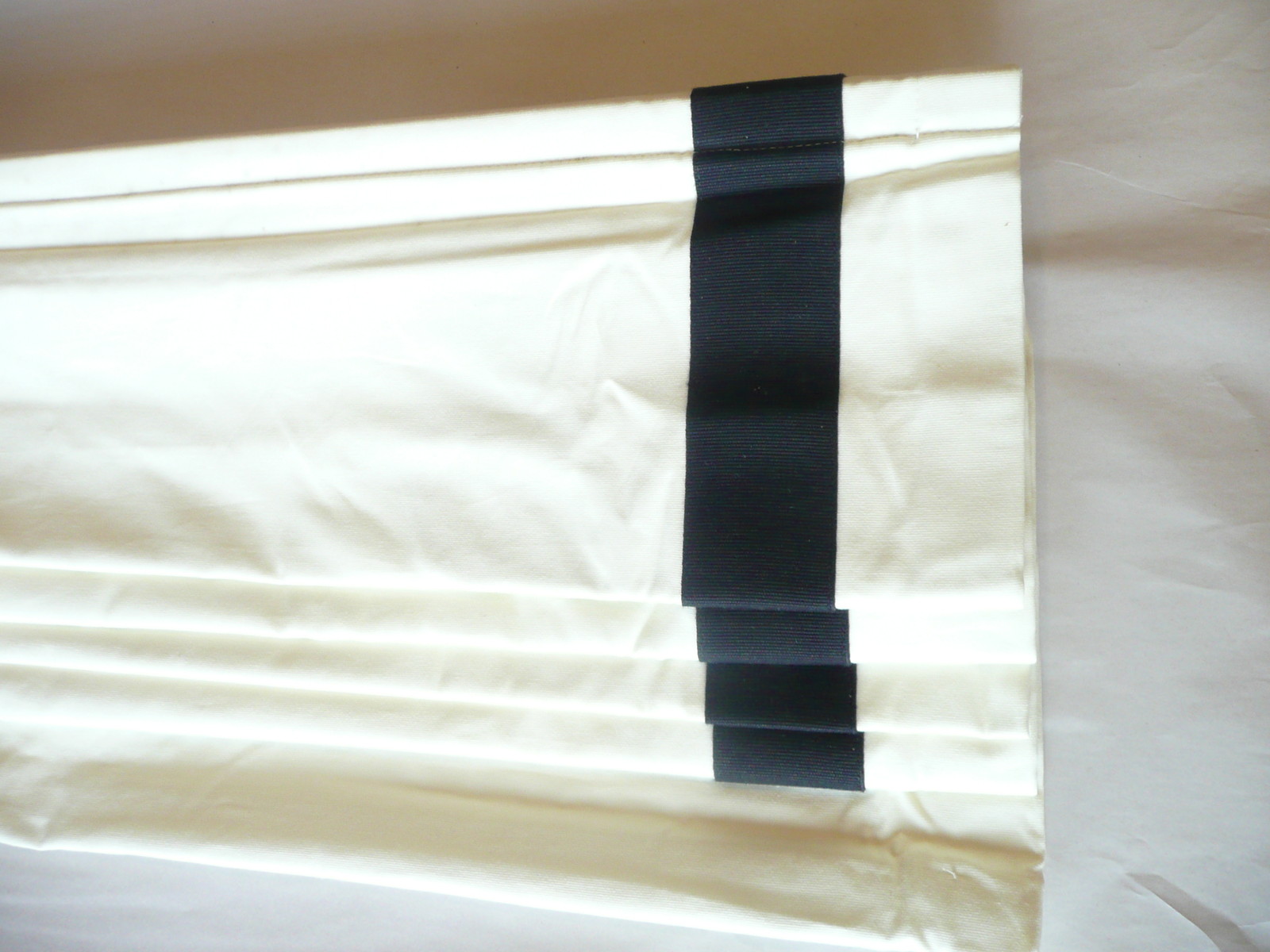 Pottery Barn Black Grosgrain Ribbon Cordless Roman Shade 26x64"