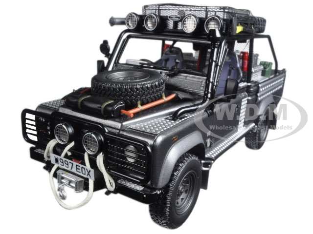 Kyosho Land Rover Defender Movie Edition Tomb Raider Lara Croft Kyosho Land Rover Defender Movie Edition Tomb Raider Lara Croft Model Car 1 18 Ebay