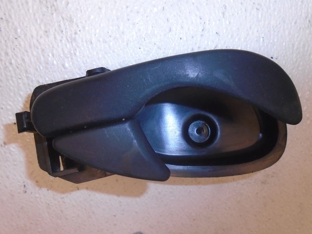 2000 - 2003 Ford Focus OEM Right Door Interior Handle Xs41-f22600 | eBay 2000 - 2003 Ford Focus OEM Right Door Interior Handle Xs41-f22600 | eBay