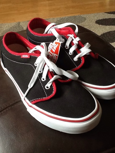 Vans 106 vulcanizzata Tono 2 Nero/Chilli Pepper Taglia 6.5 Vans 106 vulcanizzata Tono 2 Nero/Chilli Pepper Taglia 6.5