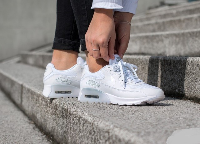 nike air max 90 ultra essential womens white nike air max 90 ultra essential womens white
